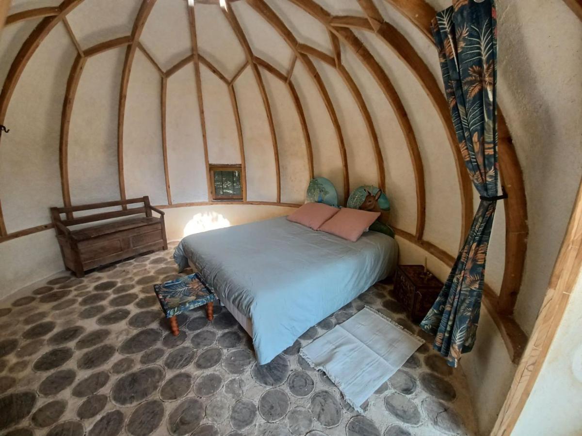 Sarl Verrerie Royale Val-Couesnon エクステリア 写真