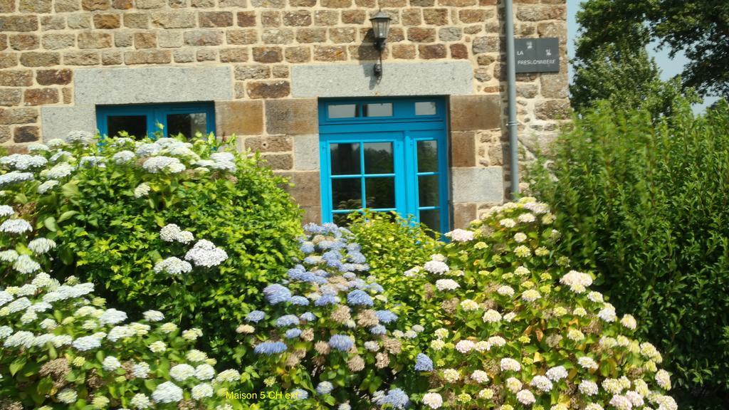 Sarl Verrerie Royale Val-Couesnon エクステリア 写真
